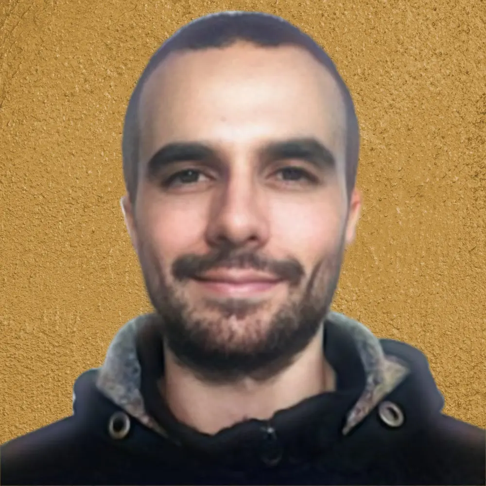 Efthymios Stavropoulos in kleur andere achtergrond