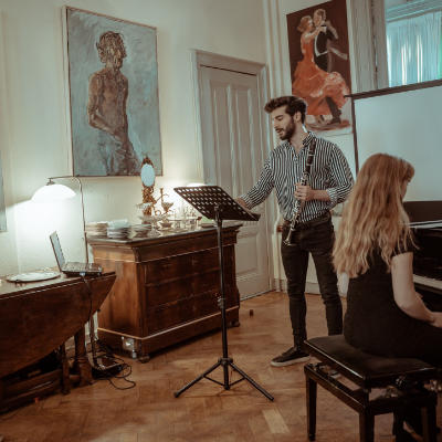 Gökberk Eryılmaz met pianiste